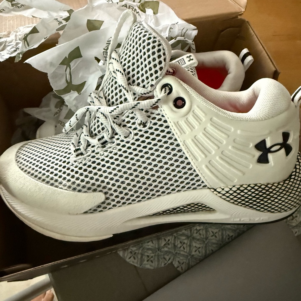 Under Armour Women's HOVR Block City Volleyball Shoe